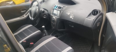 Toyota Yaris 2010 - zdjęcie 5