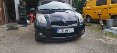 Toyota Yaris 2010 - zdjęcie 2